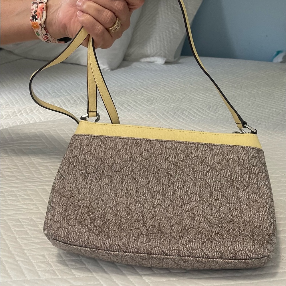 CALVIN KLEIN Women's CK Logo Print Crossbody Small Bag - Picture 2 of 5